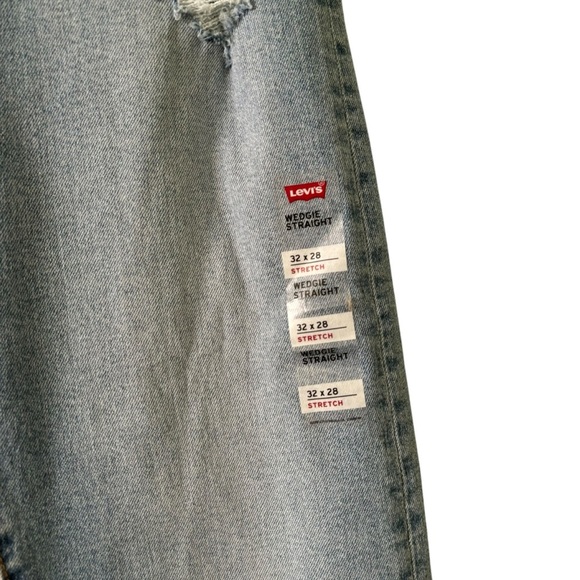 NWT Levi’s Women’s Wedgie Straight Distressed Denim Jeans- Size 32 - Picture 3 of 9